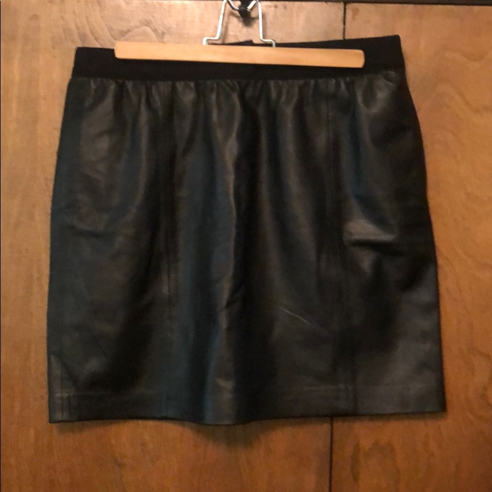 Loft Women’s Leather Skirt. Size 6 gently worn